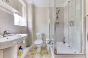 en-suite- click for photo gallery
